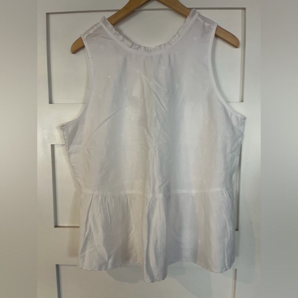 NWT LOFT White Sleeveless Blouse